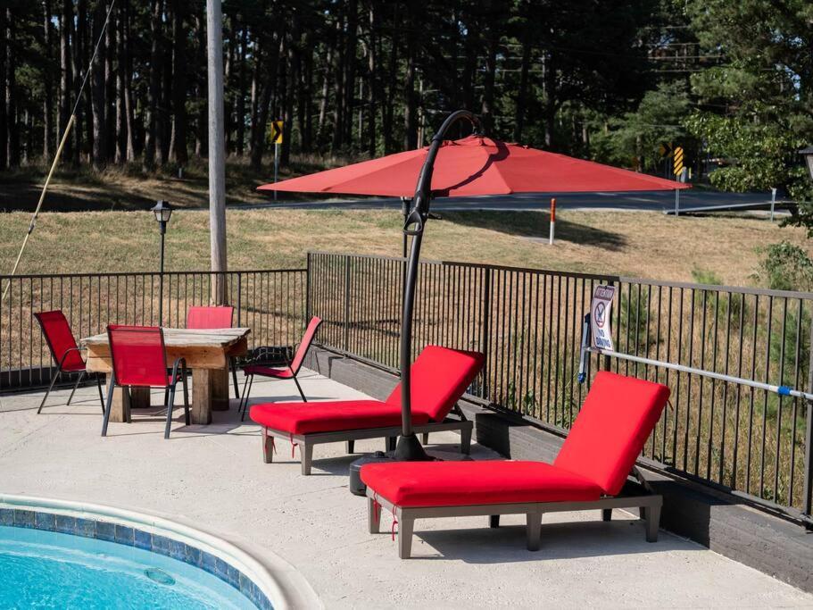 Stonegate King Bed Wifi 50 Roku Tv Salt Water Pool #104 * Eureka Springs