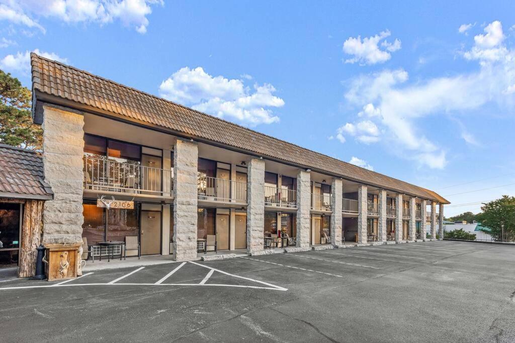Apartment Stonegate King Bed Wifi 50 Roku Tv Salt Water Pool #104